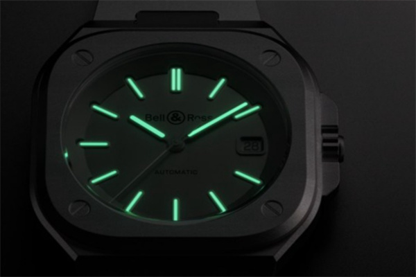 南京万国手表专柜换电池价格，万国手表翻新  第1张