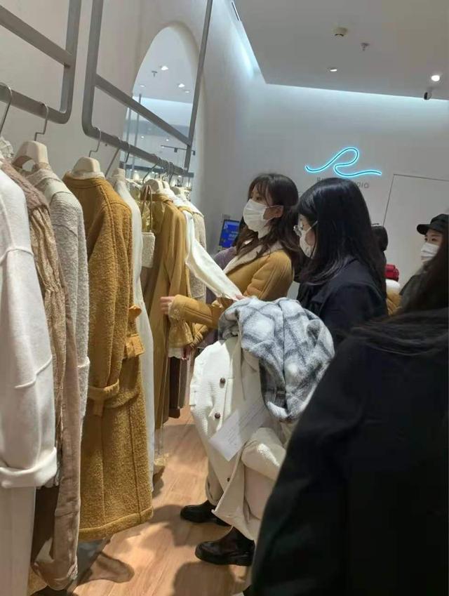 刘诗诗欧米茄动图(刘诗诗欧米茄星耀之夜完整版) 第5张