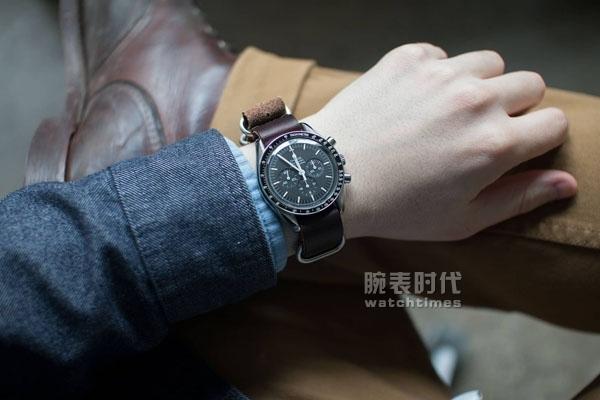 欧米茄怎么换表带(欧米茄布表带安装)  第3张